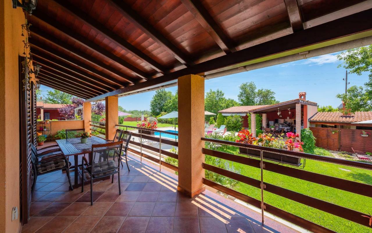 Hacienda Rosemary Villa Muntić Buitenkant foto