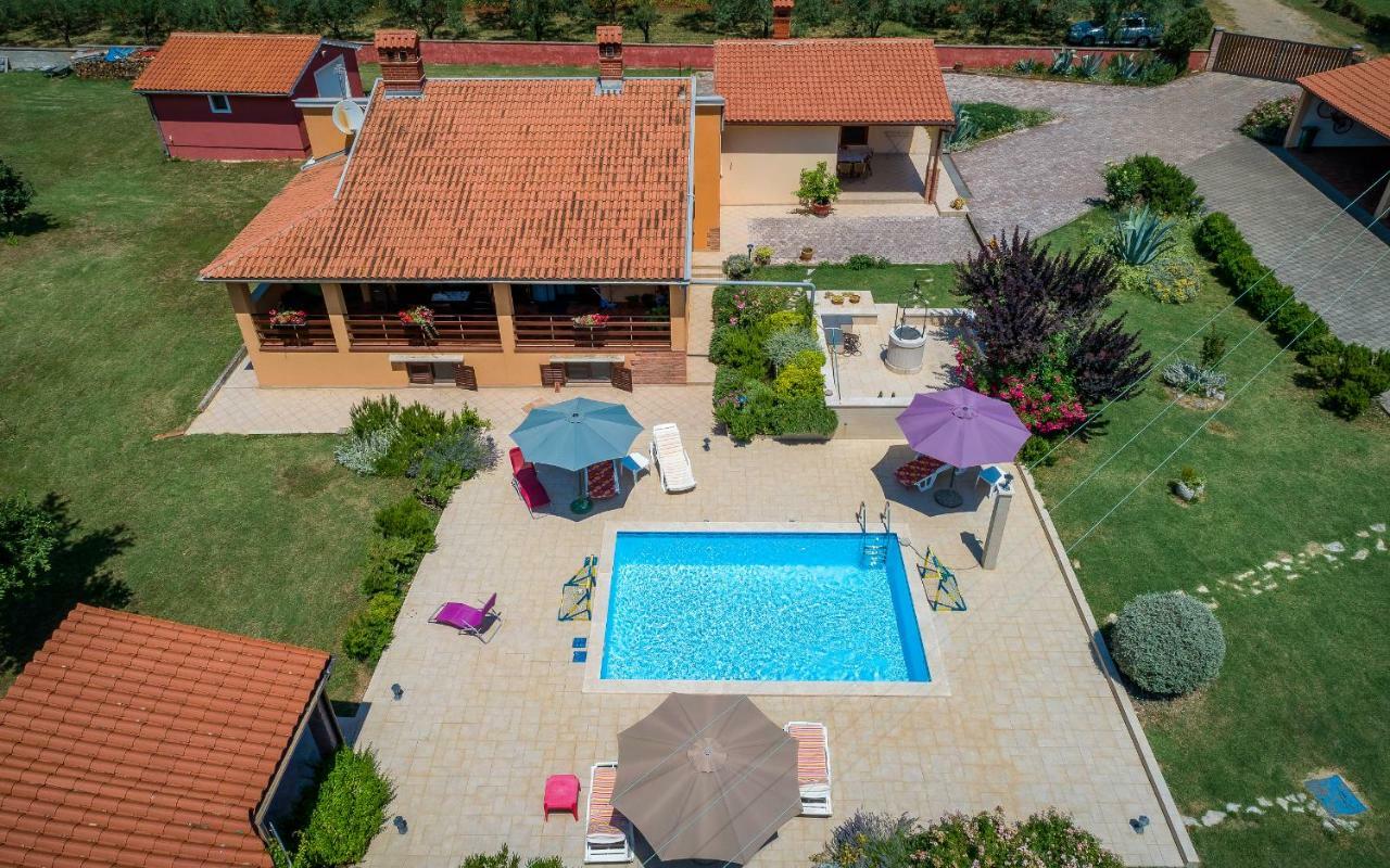 Hacienda Rosemary Villa Muntić Buitenkant foto