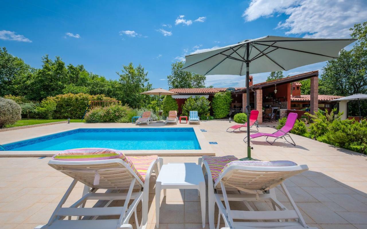 Hacienda Rosemary Villa Muntić Buitenkant foto