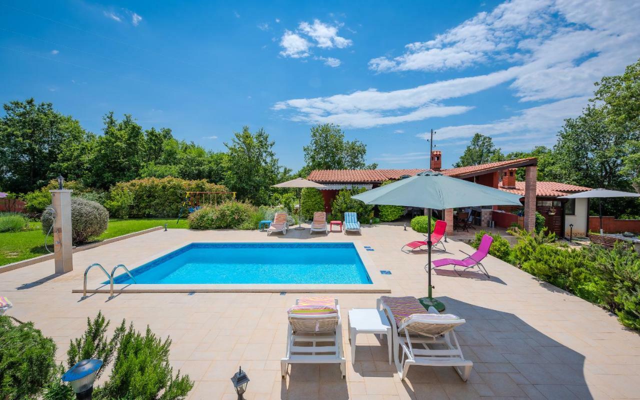 Hacienda Rosemary Villa Muntić Buitenkant foto