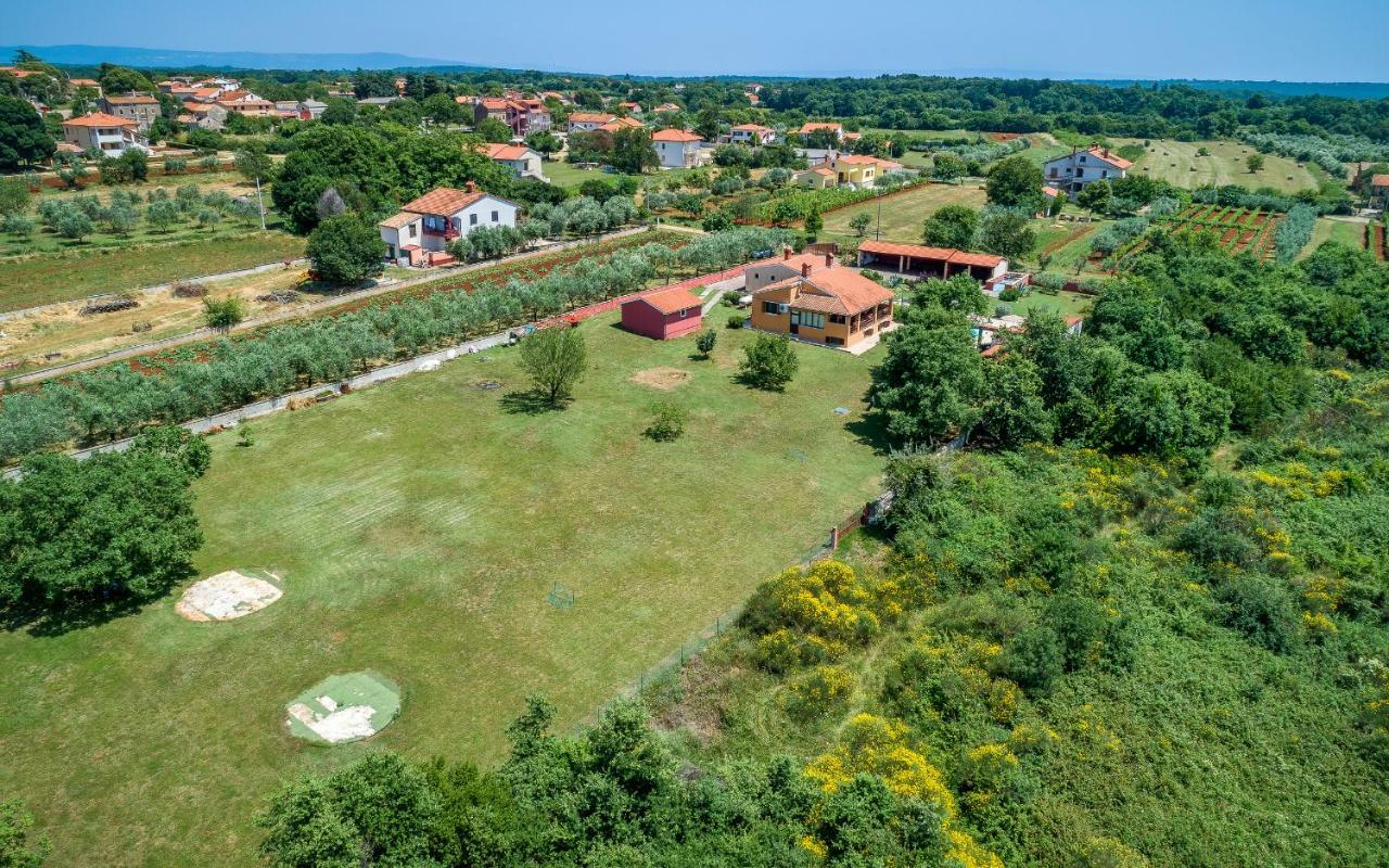 Hacienda Rosemary Villa Muntić Buitenkant foto