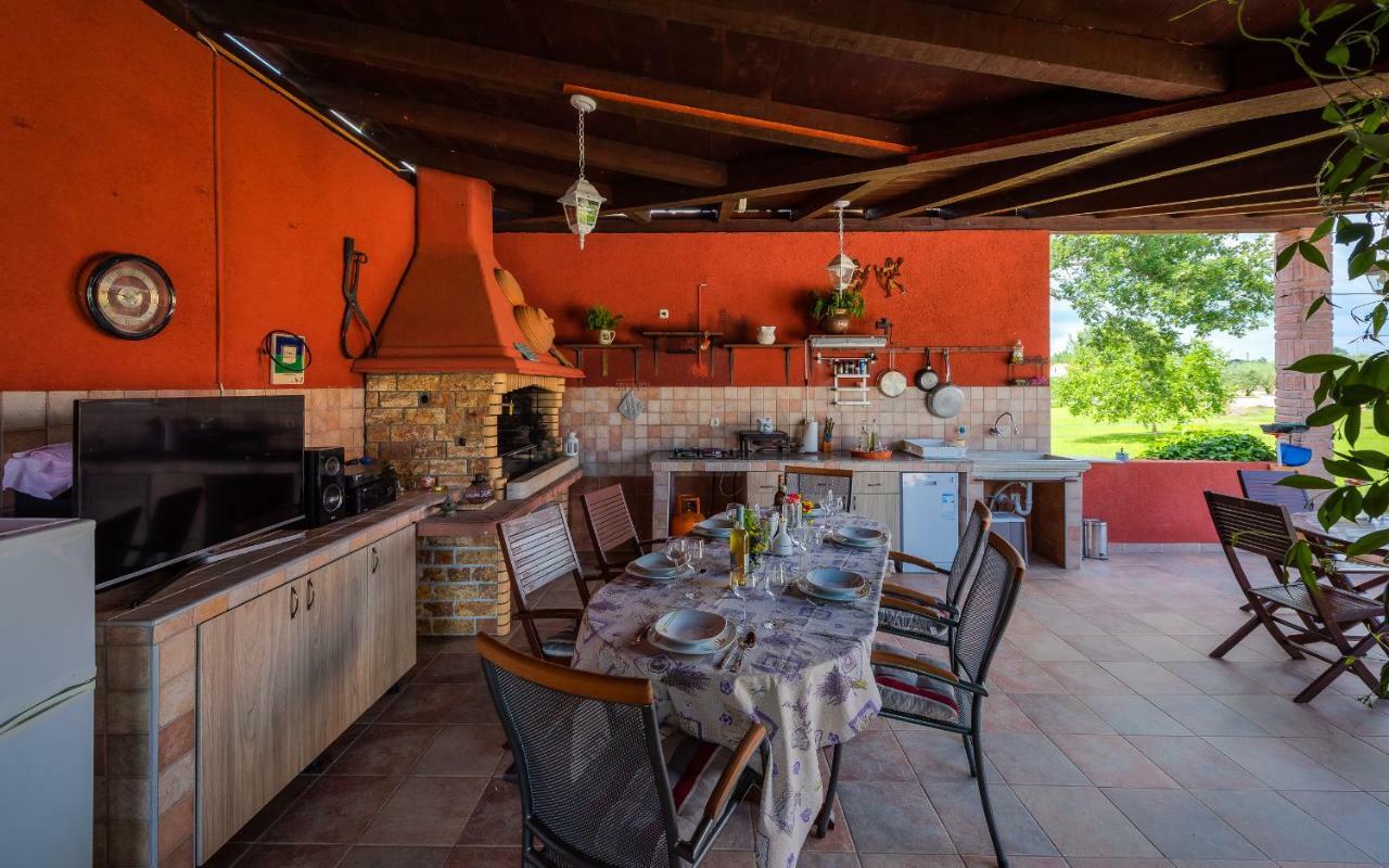 Hacienda Rosemary Villa Muntić Buitenkant foto