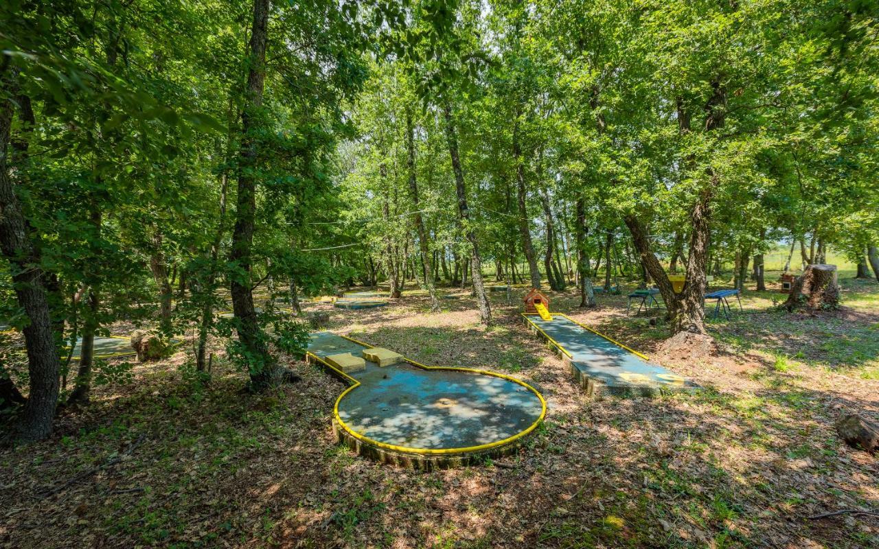 Hacienda Rosemary Villa Muntić Buitenkant foto