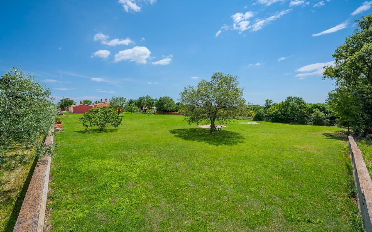Hacienda Rosemary Villa Muntić Buitenkant foto