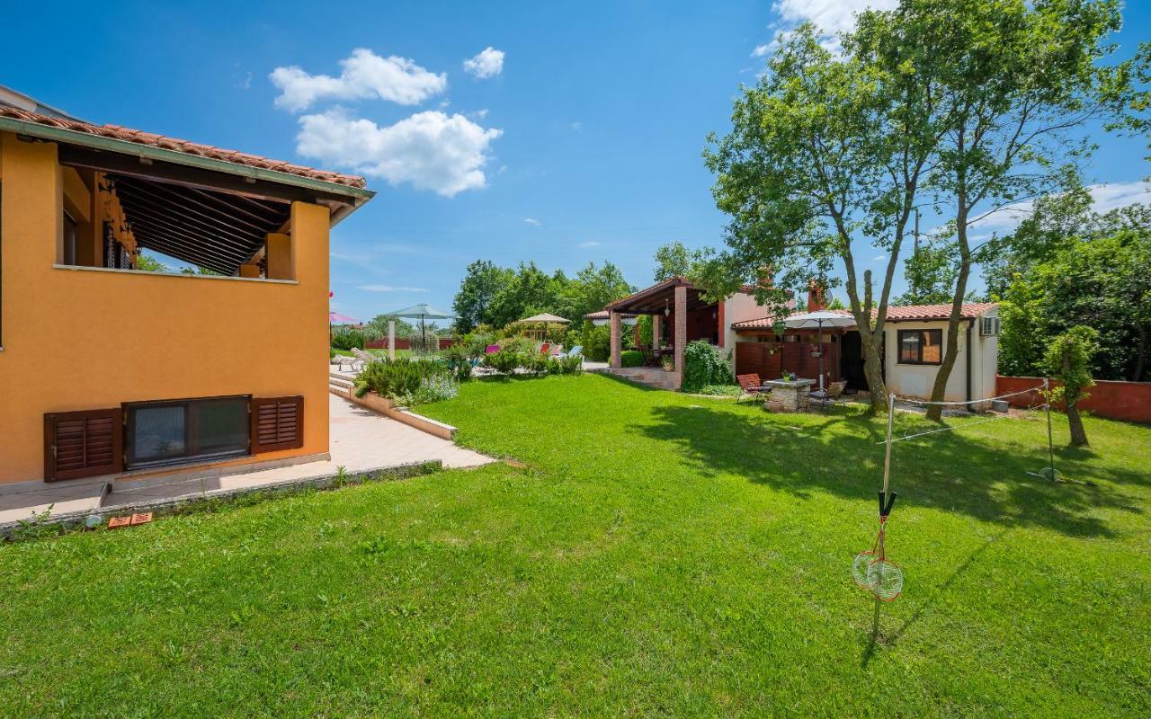 Hacienda Rosemary Villa Muntić Buitenkant foto