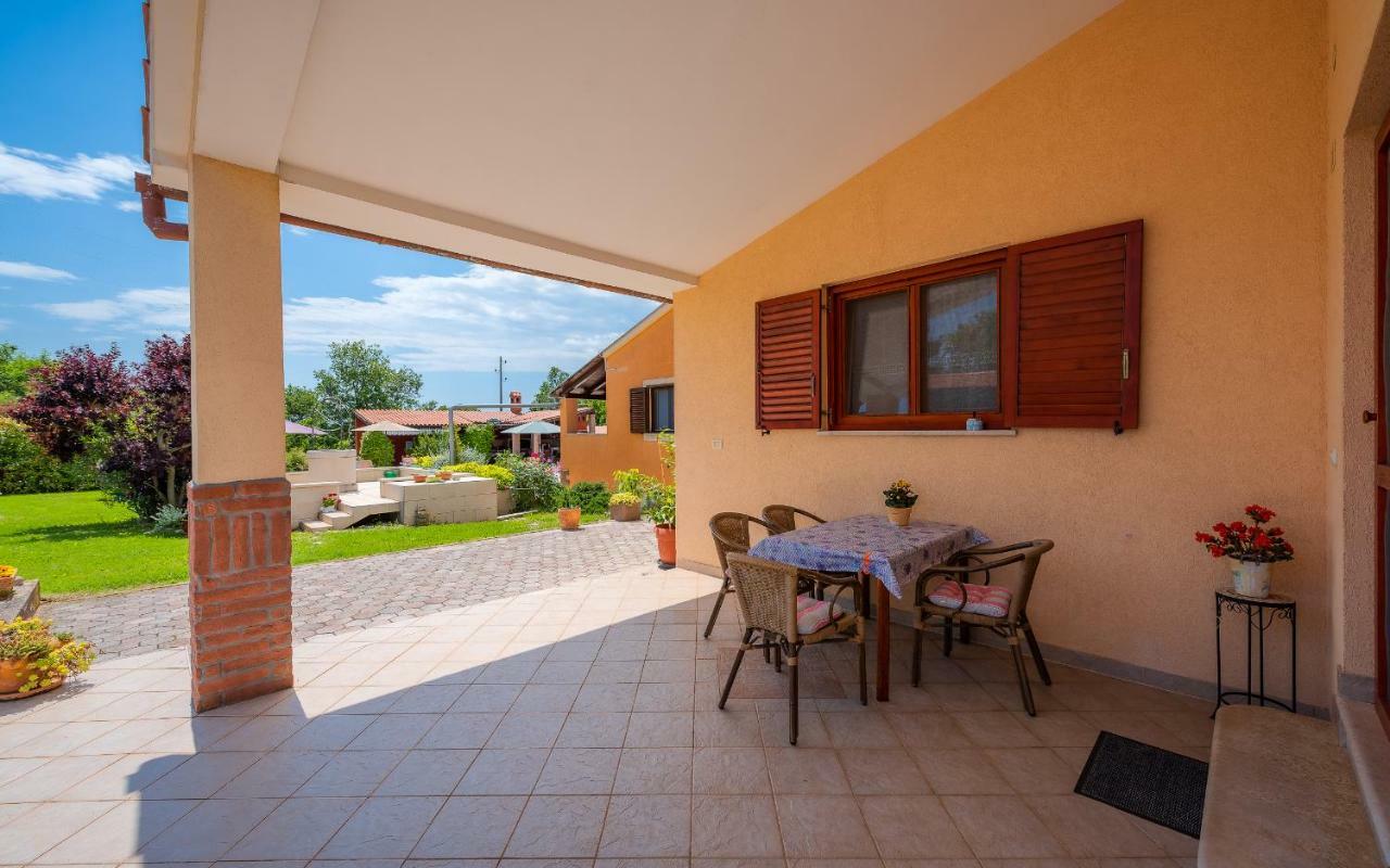 Hacienda Rosemary Villa Muntić Buitenkant foto