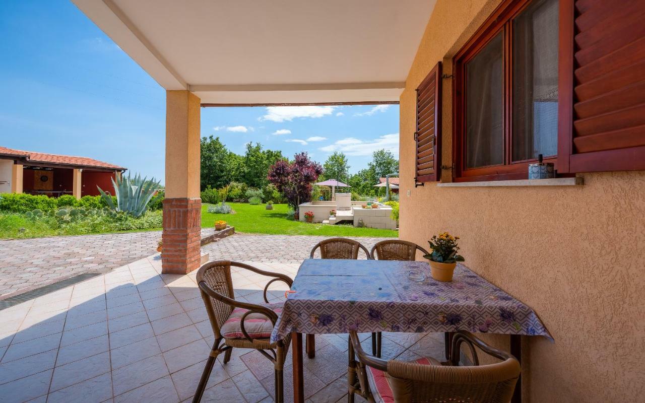 Hacienda Rosemary Villa Muntić Buitenkant foto