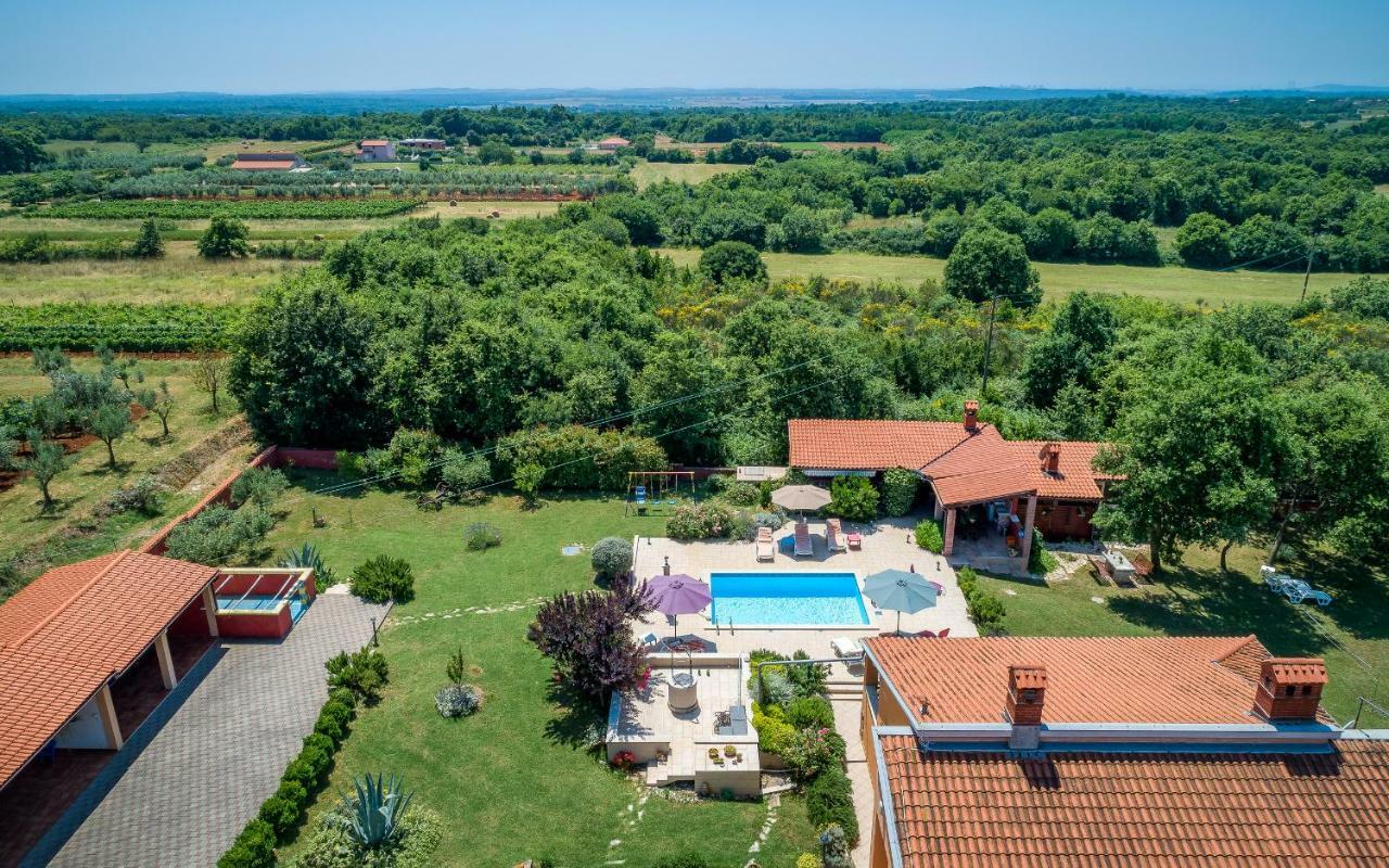 Hacienda Rosemary Villa Muntić Buitenkant foto