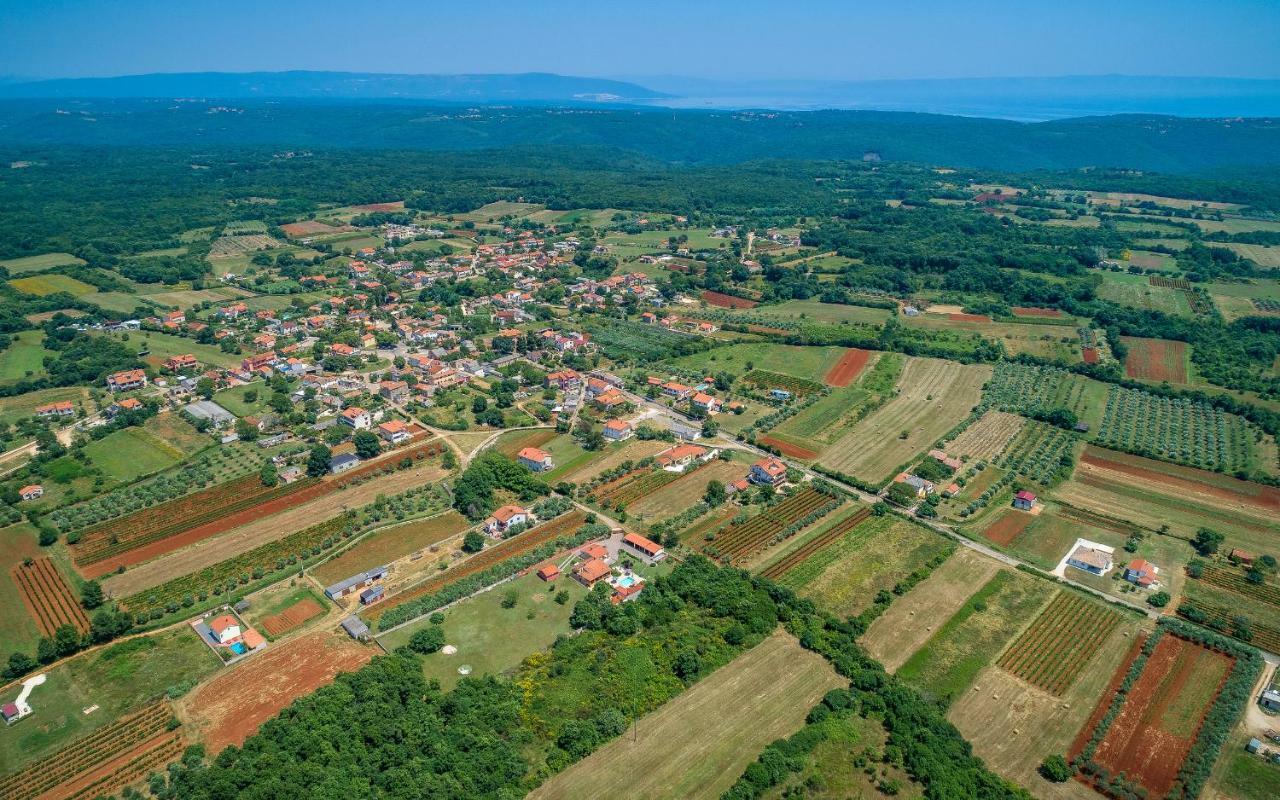 Hacienda Rosemary Villa Muntić Buitenkant foto