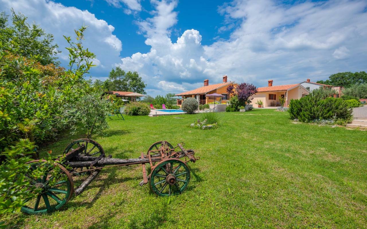 Hacienda Rosemary Villa Muntić Buitenkant foto