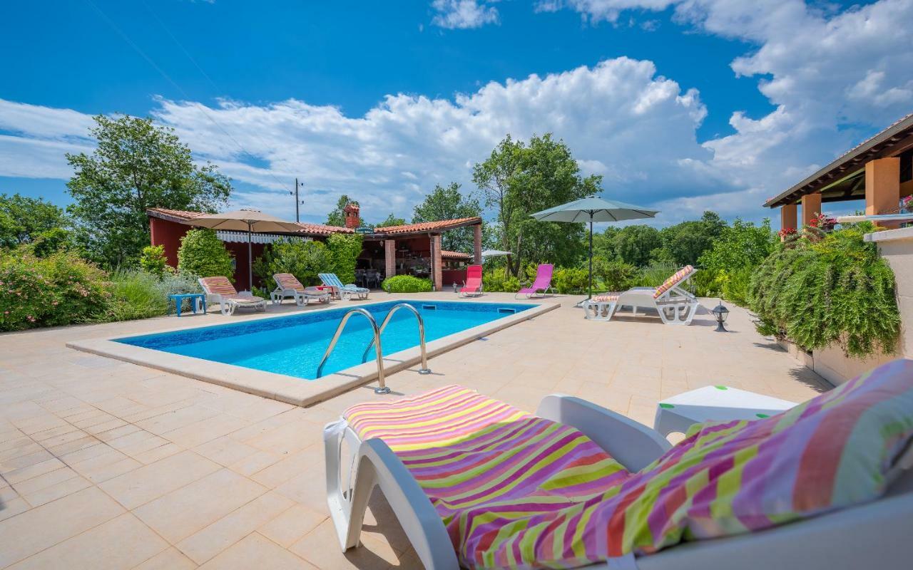 Hacienda Rosemary Villa Muntić Buitenkant foto