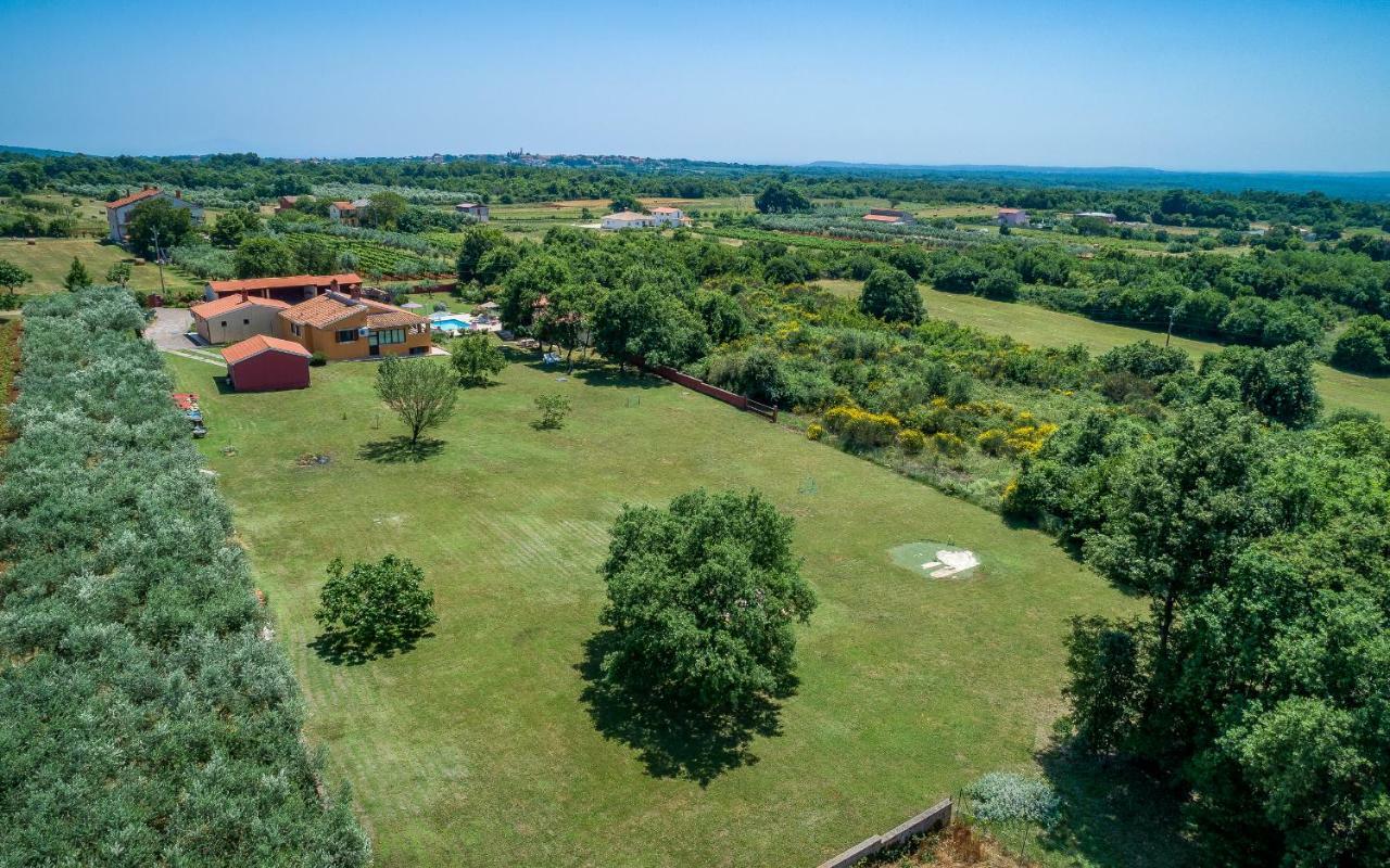 Hacienda Rosemary Villa Muntić Buitenkant foto