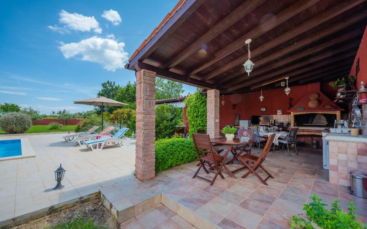 Hacienda Rosemary Villa Muntić Buitenkant foto