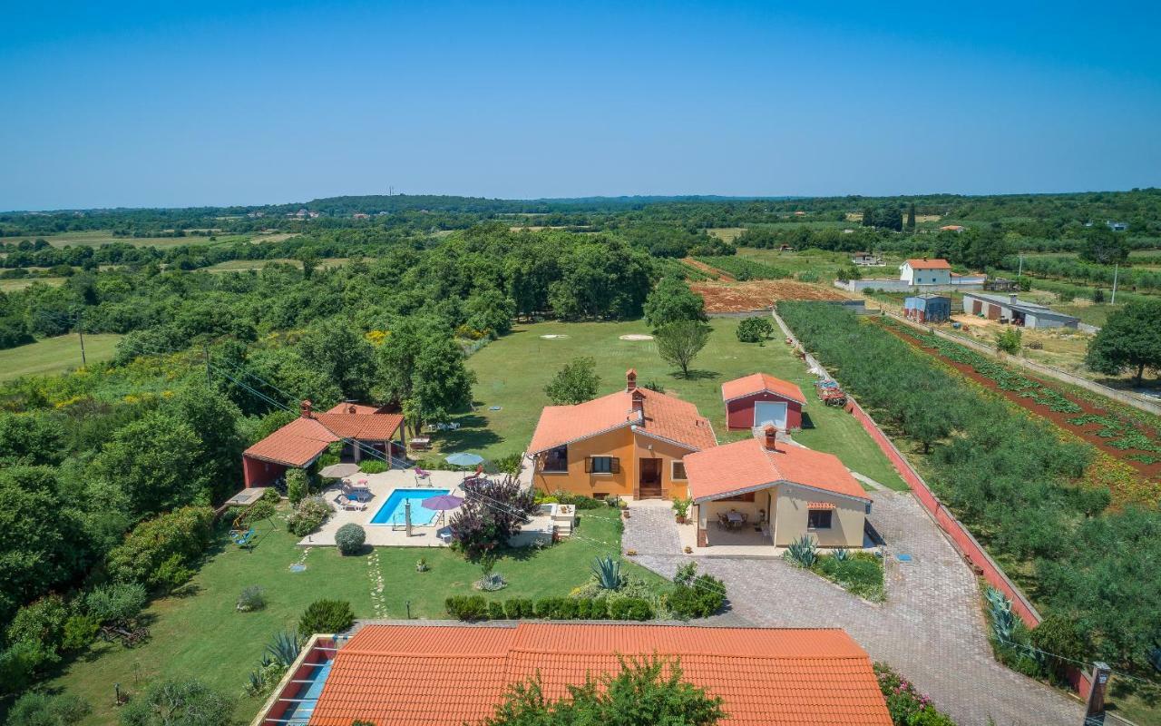 Hacienda Rosemary Villa Muntić Buitenkant foto