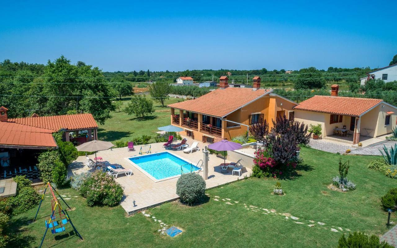 Hacienda Rosemary Villa Muntić Buitenkant foto